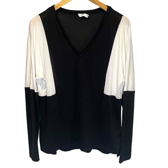 Vince Black & White Color Block V-Neck Sweater - size Medium - Picture 1 of 7